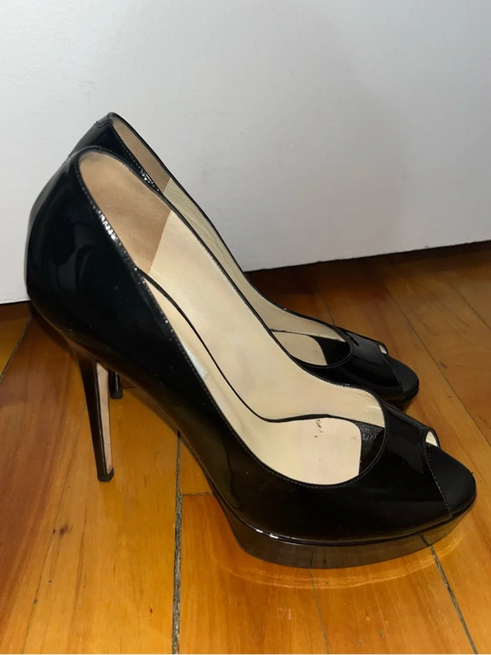 Jimmy Choo Black Patent Leather Peep Toe Pumps š š¤ - Picture 1 of 3